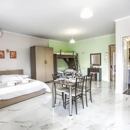 Del Sol #1 Meteora Luxurious Family Suites Kalambaka Exterior photo